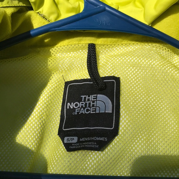 North face light weight jacket - Picture 2 of 9